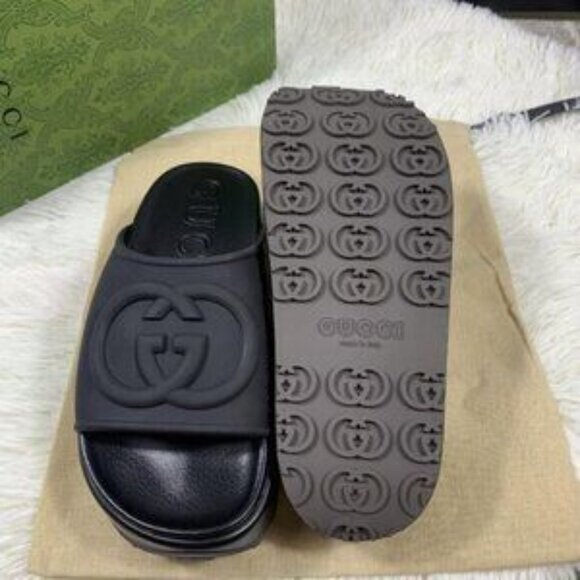Gucci Women's Black Slide Sandals - Picture 5 of 5